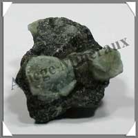 EMERAUDE - 32 grammes - 50x30x20 mm - M007