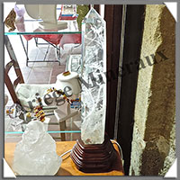 CRISTAL de ROCHE GEANT - Pointe - 440x80x65 mm - 2 590 grammes - M011