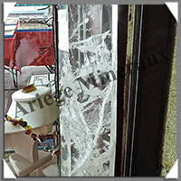 CRISTAL de ROCHE GEANT - Pointe - 440x80x65 mm - 2 590 grammes - M011