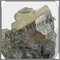 APATITE Jaune - 84 grammes - 50x40x40 mm - R001