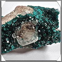 DIOPTASE Cristallise - 138 grammes - 70x50x45 mm - M002