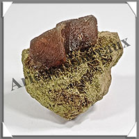 EPIDOTE et CALCITE - 175 grammes - 75x50x40 mm - A001