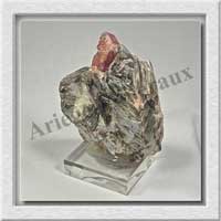 GRENAT HESSONITE sur MICAS - 200 grammes - 85x60x40 mm - E001