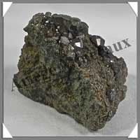 GRENAT DEMANTODE Vert - 104 grammes - 50x50x40 mm - R001