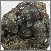 GRENAT DEMANTODE Vert - 104 grammes - 50x50x40 mm - R001