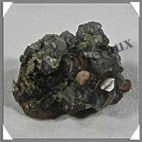 GRENAT DEMANTODE Vert - 17 grammes - 30x30x15 mm - R002