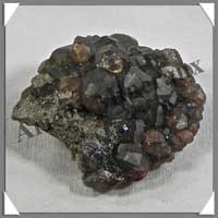 GRENAT DEMANTODE Vert - 25 grammes - 45x35x20 mm - R003