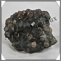 GRENAT DEMANTODE Vert - 25 grammes - 45x35x20 mm - R003