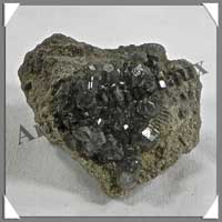 GRENAT DEMANTODE Vert - 50 grammes - 40x35x35 mm - R004