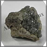 GRENAT DEMANTODE Vert - 50 grammes - 40x35x35 mm - R004