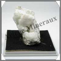 OKENITE - 137 grammes - 55x50x50 mm - M011