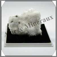 OKENITE - 88 grammes - 60x50x15 mm - M017