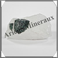 TOURMALINE VERTE sur QUARTZ - 32 grammes - 44x32x22 mm - M004