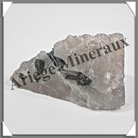 TOURMALINE VERTE sur QUARTZ - 44 grammes - 54x37x35 mm - M006