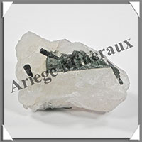 TOURMALINE VERTE sur QUARTZ - 69 grammes - 55x40x30 mm - M009