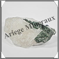 TOURMALINE VERTE sur QUARTZ - 74 grammes - 68x46x25 mm - M012