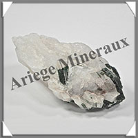 TOURMALINE VERTE sur QUARTZ - 98 grammes - 70x55x25 mm - M013