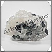 TOURMALINE VERTE sur QUARTZ - 137 grammes - 65x60x40 mm - M014