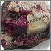 RODIZITE et RUBELLITE - 68 grammes - 60x35x30 mm - R004
