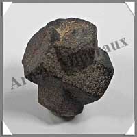 STAURODITE - 33 grammes - 30x25x25 mm - E007