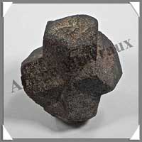 STAURODITE - 33 grammes - 30x25x25 mm - E007