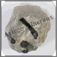 TOURMALINE NOIRE sur QUARTZ - 940 grammes - 120x95 mm - M003