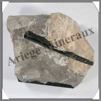 TOURMALINE NOIRE sur QUARTZ - 840 grammes - 85x85 mm - M005