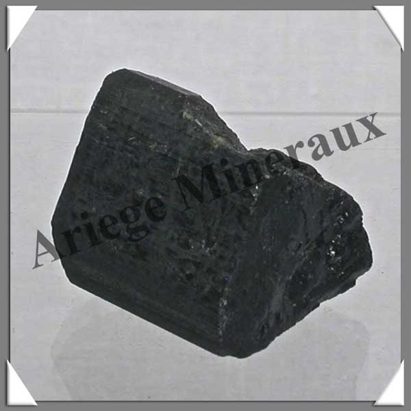 TOURMALINE NOIRE - 35 grammes - 28x25 mm - E044