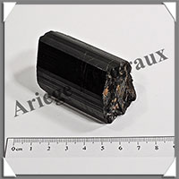 TOURMALINE NOIRE - 151 grammes - 58x38x37 mm - R007