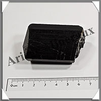 TOURMALINE NOIRE - 109 grammes - 50x35x30 mm - R010