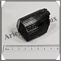 TOURMALINE NOIRE - 118 grammes - 50x37x35 mm - R012