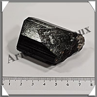 TOURMALINE NOIRE - 108 grammes - 50x35x30 mm - R016