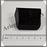 TOURMALINE NOIRE - 109 grammes - 40x35x30 mm - R020