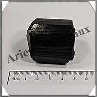 TOURMALINE NOIRE - 86 grammes - 40x35x34 mm - R025