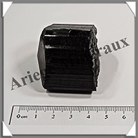 TOURMALINE NOIRE - 92 grammes - 35x35x30 mm - R035