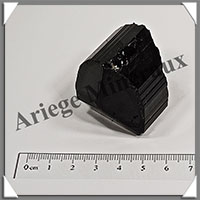 TOURMALINE NOIRE - 94 grammes - 40x35x35 mm - R036