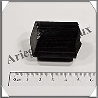 TOURMALINE NOIRE - 63 grammes - 37x29x27 mm - R042