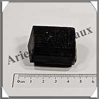 TOURMALINE NOIRE - 67 grammes - 40x35x25 mm - R043