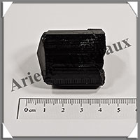 TOURMALINE NOIRE - 67 grammes - 35x32x30 mm - R044