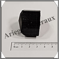 TOURMALINE NOIRE - 62 grammes - 35x32x30 mm - R045