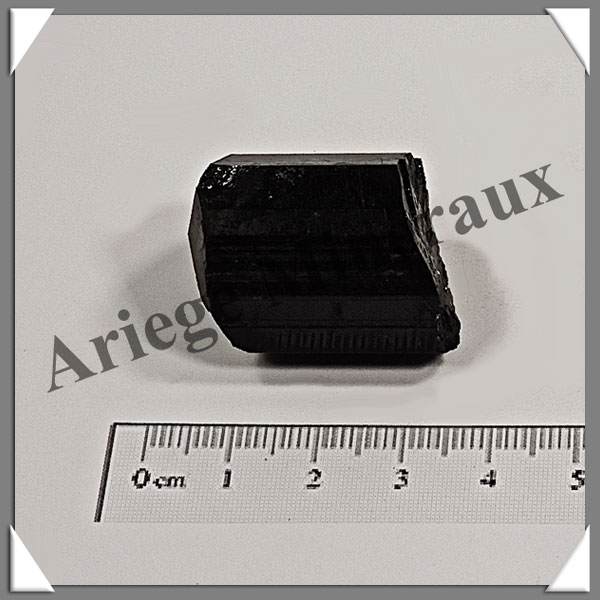 TOURMALINE NOIRE - 29 grammes - 30x25x22 mm - R059