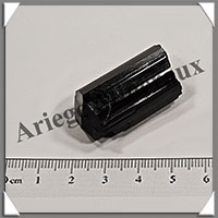 TOURMALINE NOIRE - 23 grammes - 35x20x17 mm - R061