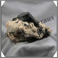 TOURMALINE NOIRE - 2060 grammes - 190x110x100 mm - R101