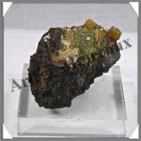 WULFENITE-MIMETITE - 65 grammes - 50x40x30 mm - M005
