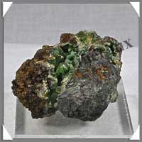 WULFENITE-MIMETITE - 130 grammes - 50x40x30 mm - M009