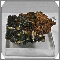 WULFENITE-MIMETITE - 60 grammes - 60x50x20 mm - M019