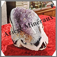 AGATE AMETHYSEE - 2920 grammes - 185x165x140 mm - R002