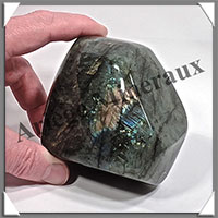 LABRADORITE - 774 grammes - 96x89x51 mm - R130