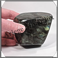 LABRADORITE - 667 grammes - 91x80x47 mm - R131