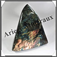 LABRADORITE - 3030 grammes - 190x170x70 mm - Y028